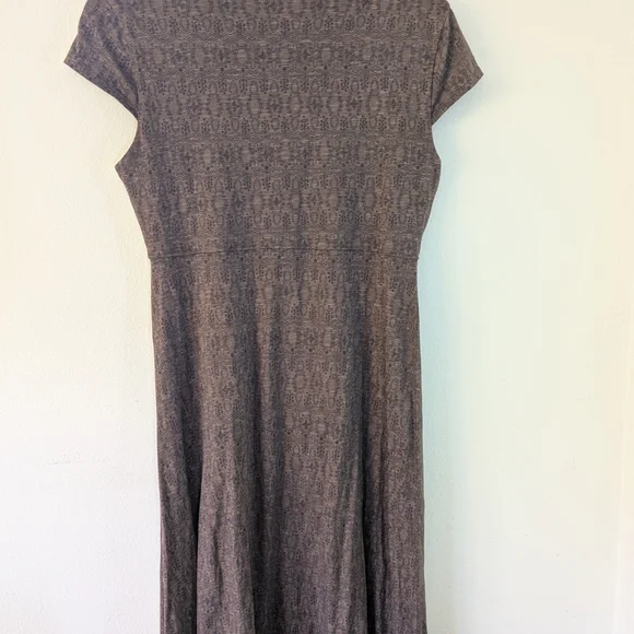 Elegant Brown Women's Dress - Picture 3 of 3